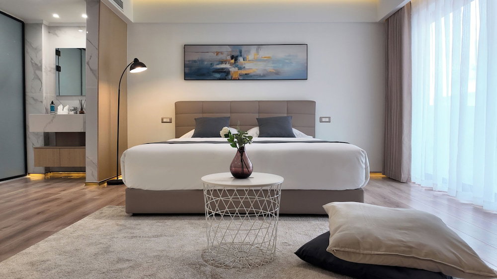 Hotel Cclux Suites - Premium 40Sqm Suites Near Piraeus Port