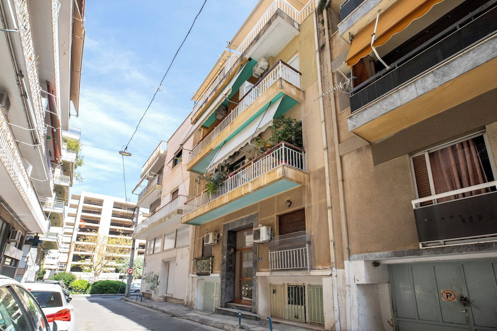 Hotel Les Nuances De Blue 1-Br Apt In Athens