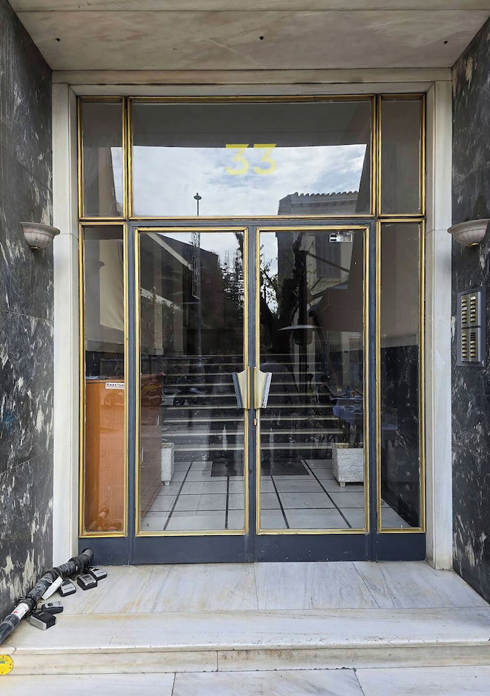 Acropolis Museum Retreat by Ghh