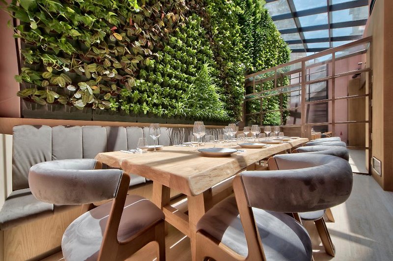 Land's End, Boutique Hotel