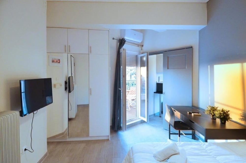 Hotel Amazing View. Minimal Retire At Kypseli