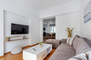 Hotel Arco - 2-Br Apt In The Heart Of Athens cazare Dhafni