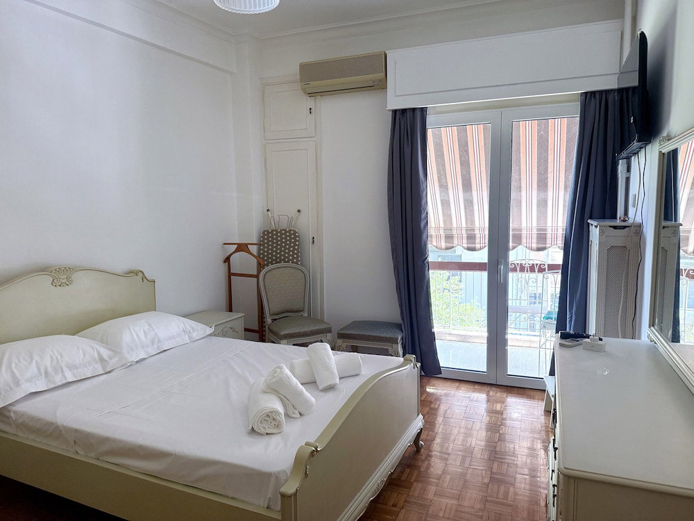 Neos Kosmos Family Apartment