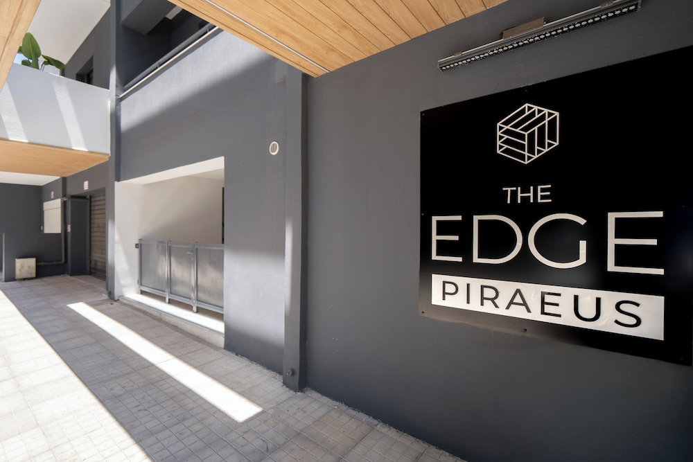 Hotel The Edge Piraeus Luxury Residences