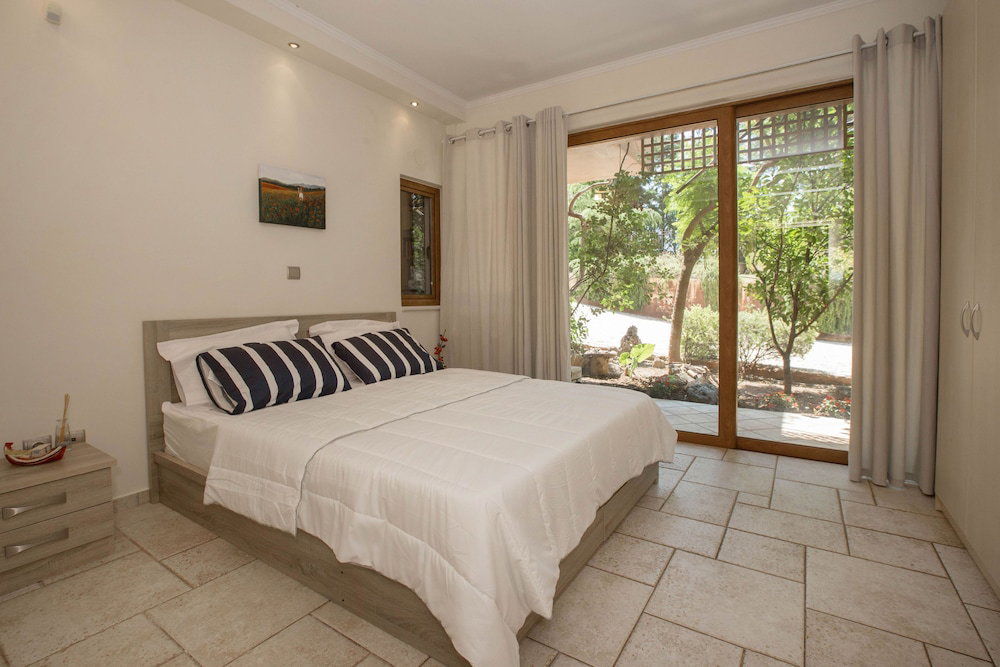 Hotel Family Getaway In Marathon By Ghh