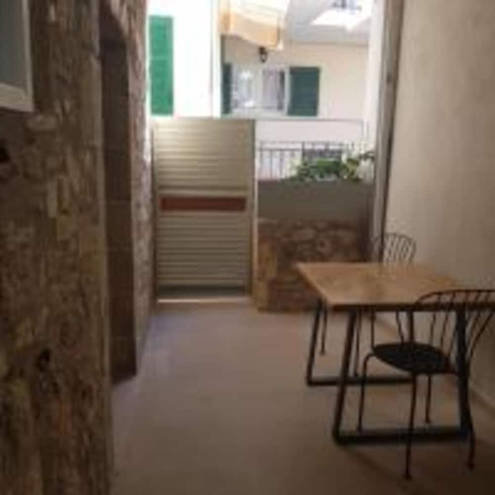 Hotel Stone Suites At Lefkada's Old Port