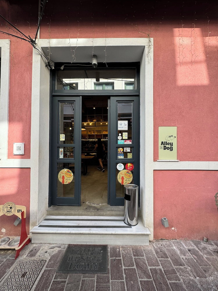 Hotel Alley Rooms