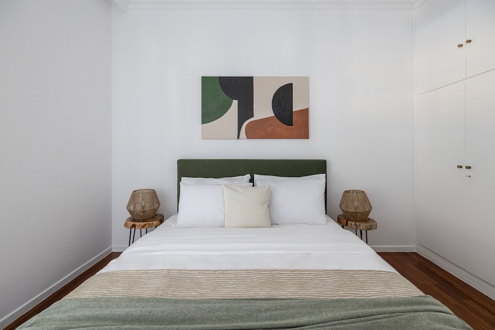 Stylish 1Br Retreat Near Alimos Beach Tram