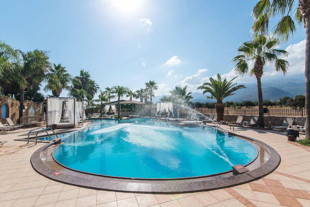 Hotel Oasis Studios