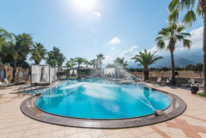 Hotel Oasis Studios cazare Khersonisos