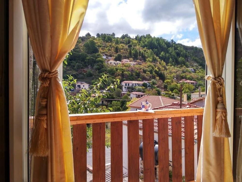 Hotel Aggelos House In Kalamitsi