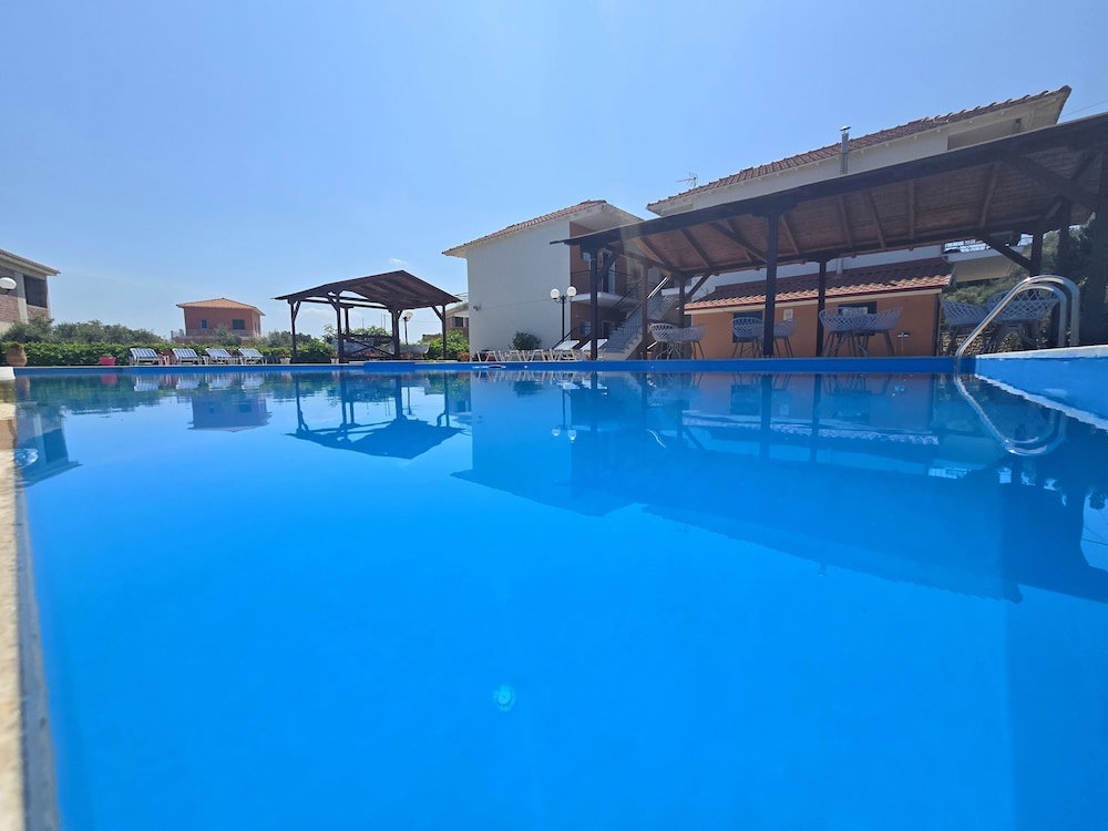 Hotel Amarandos Inn