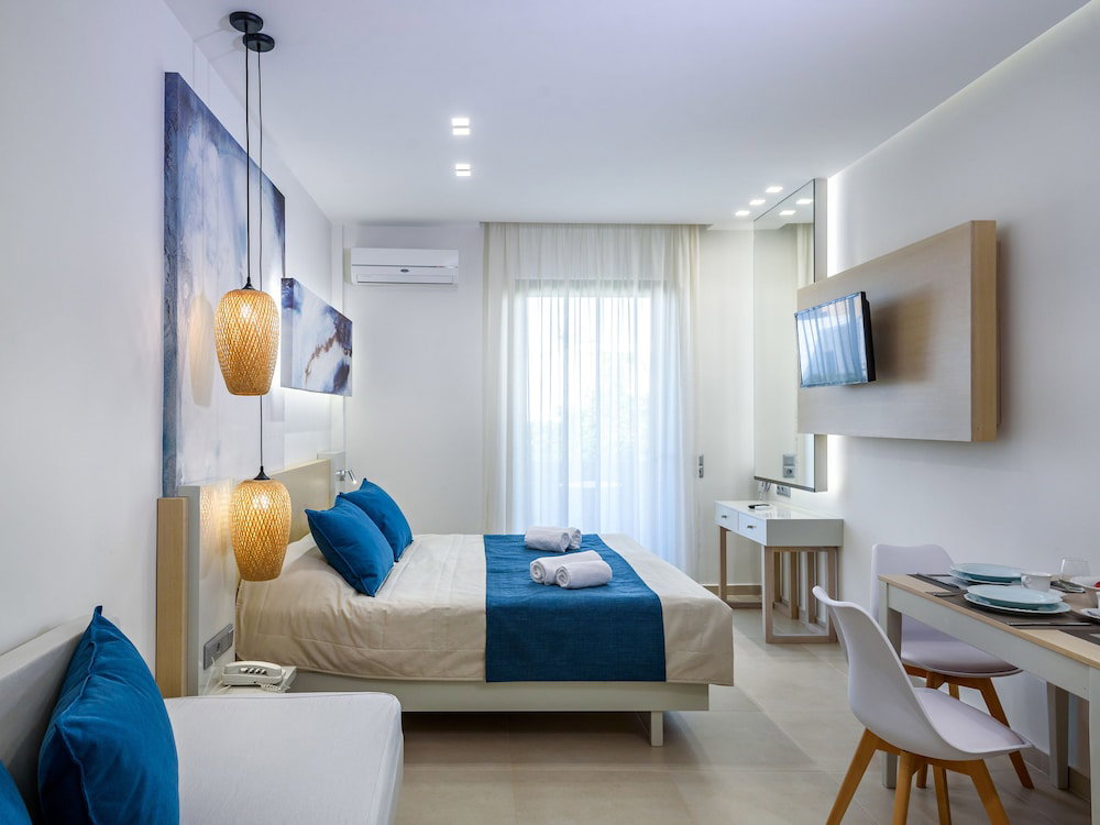 Marinos Beach Hotel