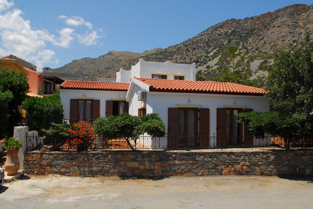 Hotel Athina Villas