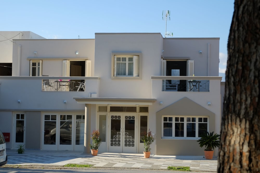 Dialinas Apartments