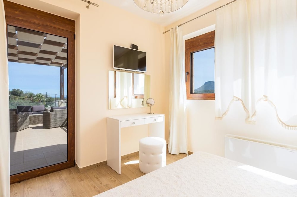 Levanta Luxury Stone Villa