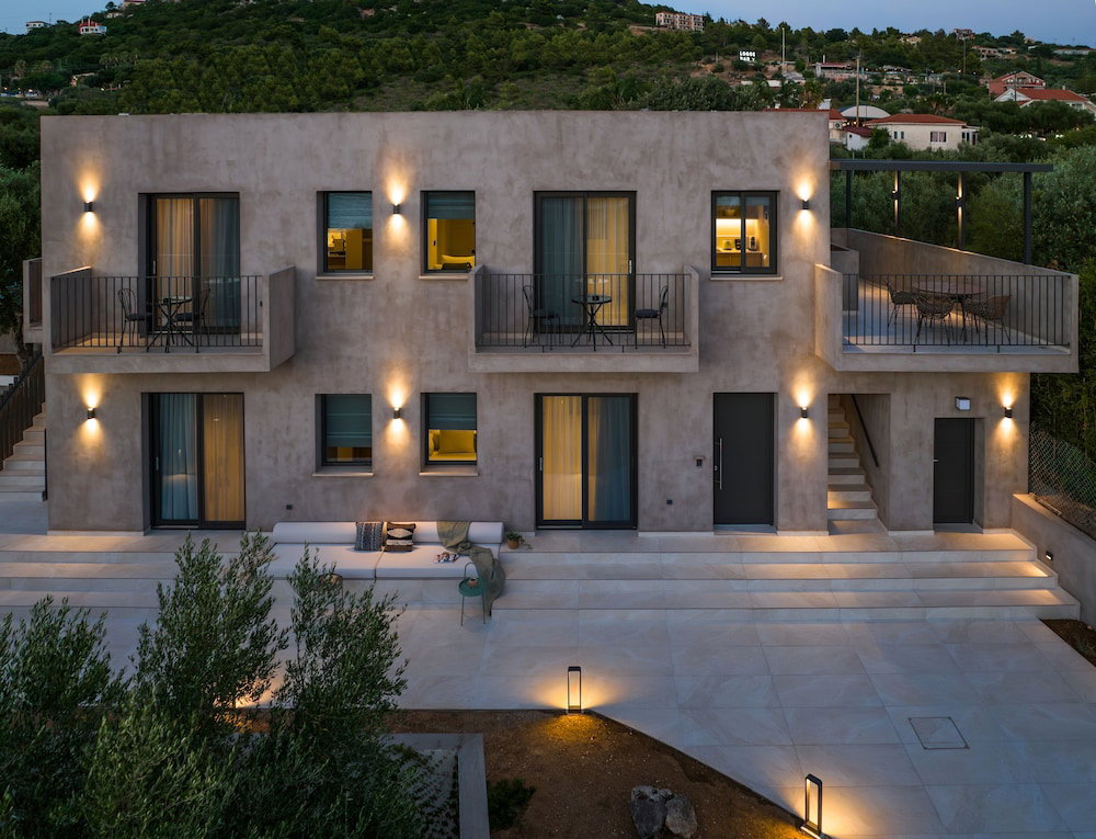 Hotel Topos Suites