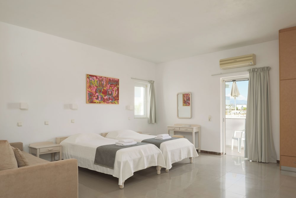 Reina Apartments
