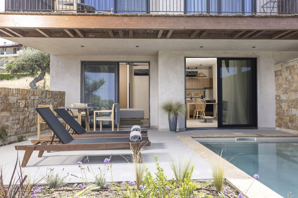 Hotel Pnoes Luxury Suites