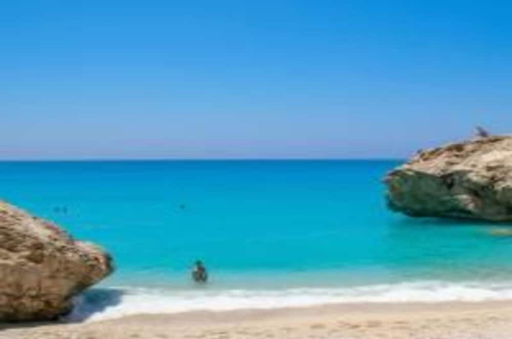 Hotel Eolos Apartments With Private Parking