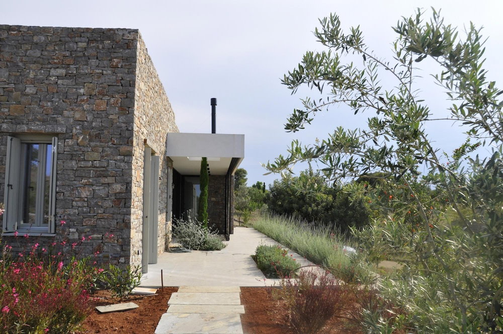 Hotel Euphonia Residence By Athina Hospitality
