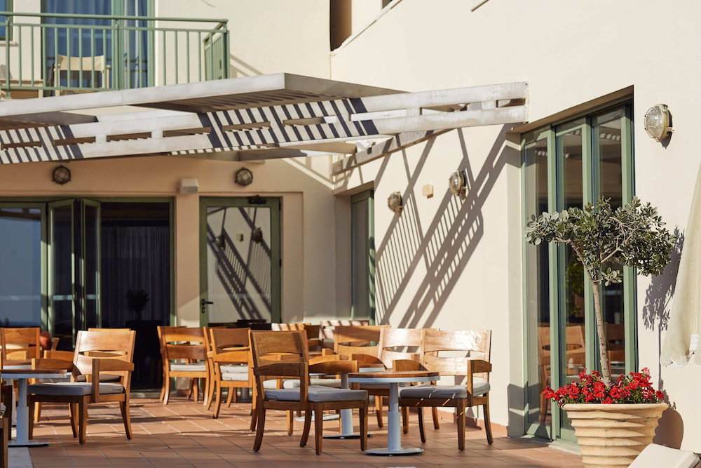 Giannoulis – Grand Bay Beach Resort - Adults Only