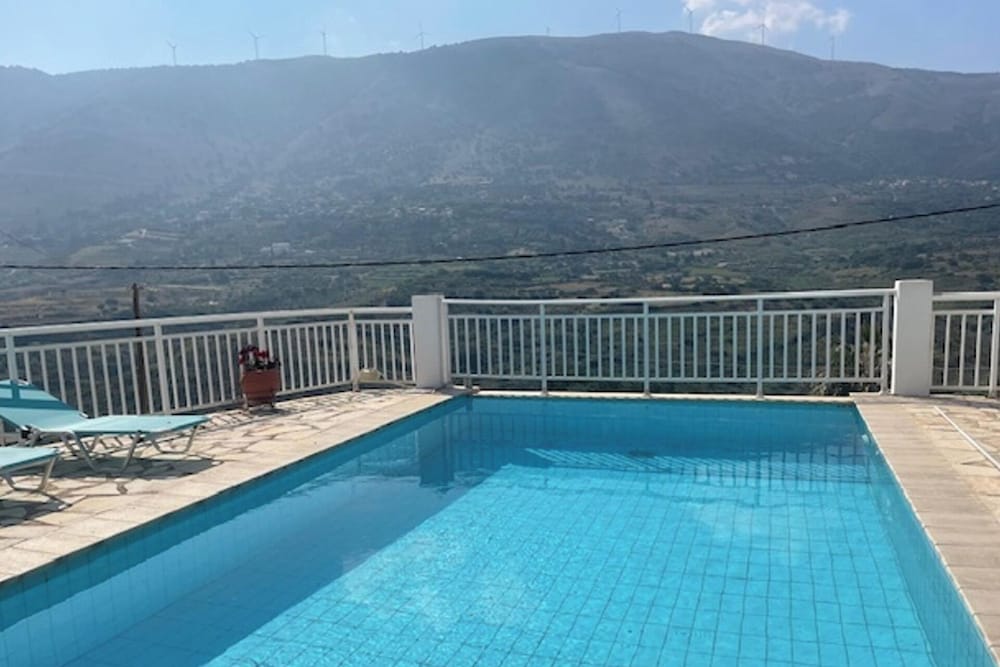 Hotel Villa Eros - Private Pool - Mountain Views