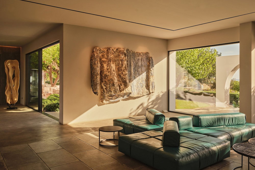 Minos Beach Art Hotel, A Member Of Design Hotels