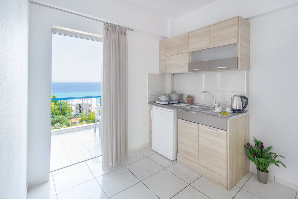 Hotel Roditsa Patritsia Apartments