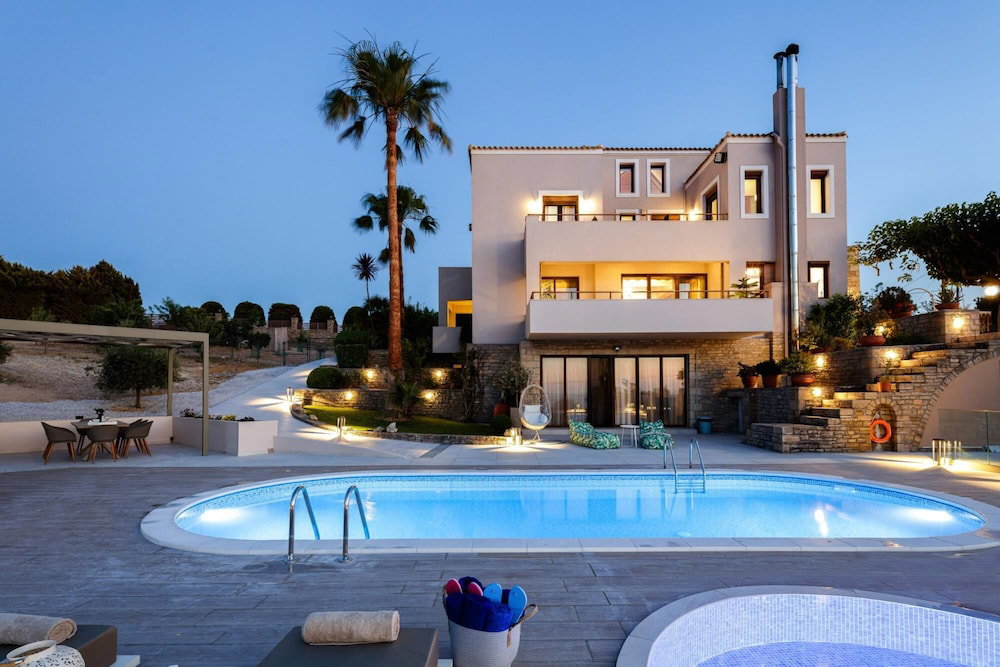 Villa Natura With Private Heated Pool
