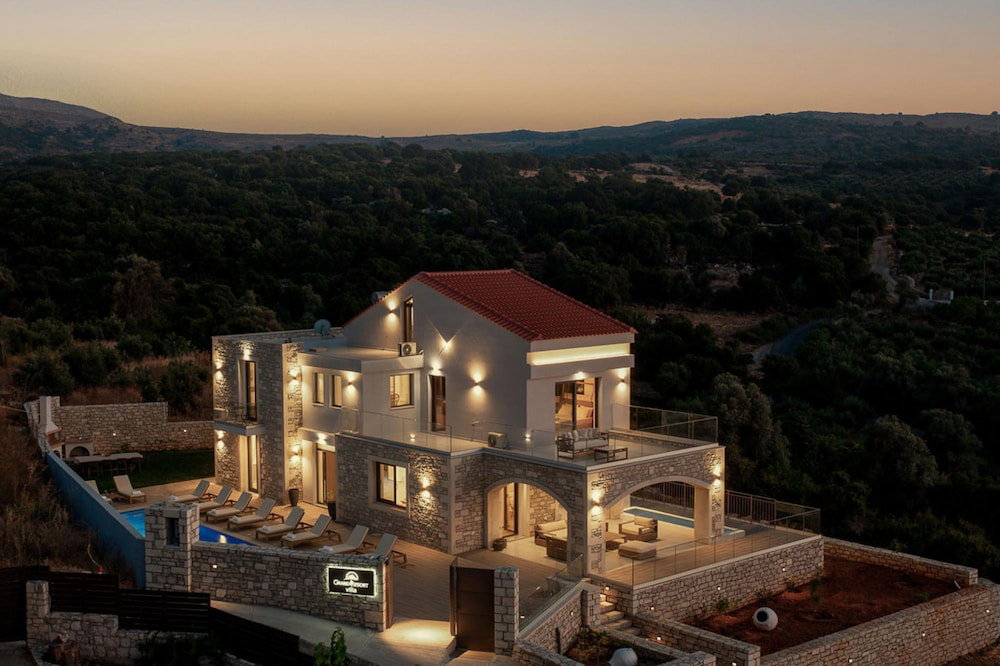 Grand Resort Villa In Eleftherna