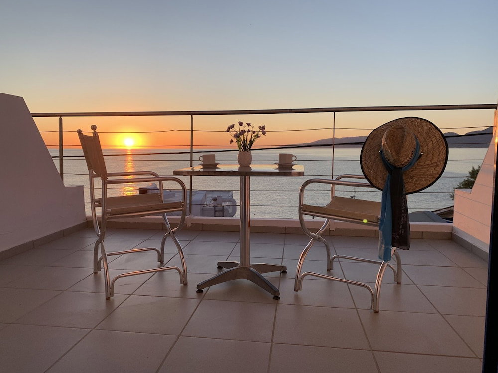 Hotel Kassavetis Center - Hotel Studios & Apartments