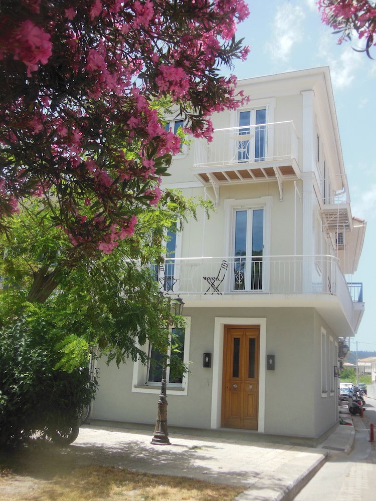Hotel Verani Suites
