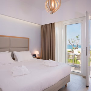 Hotel Hermes Beach Front cazare Stalos