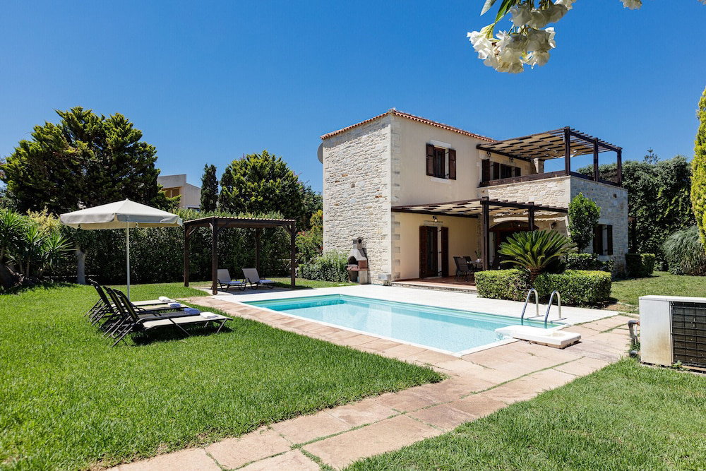 Hotel Mera Villa
