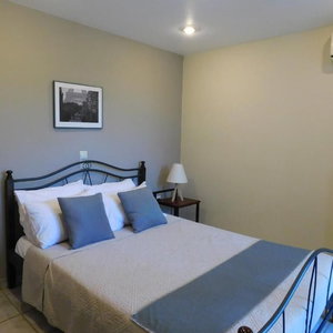 Hotel Vassia Holiday Home's cazare Iliokastron