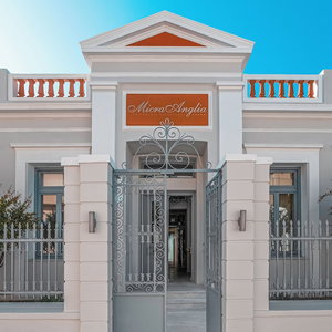 Hotel Micra Anglia Boutique Hotel & Spa cazare Andros