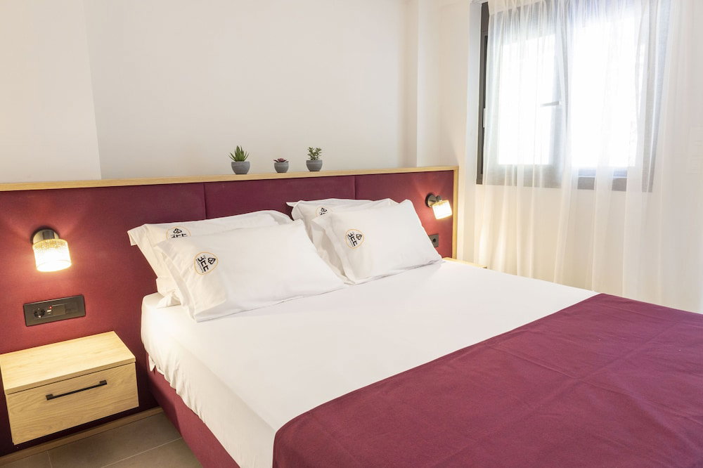 Hotel The Bee Apartments Sea View