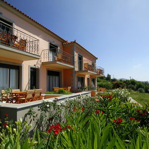 Hotel Amygdalies Apartments cazare Atsiki