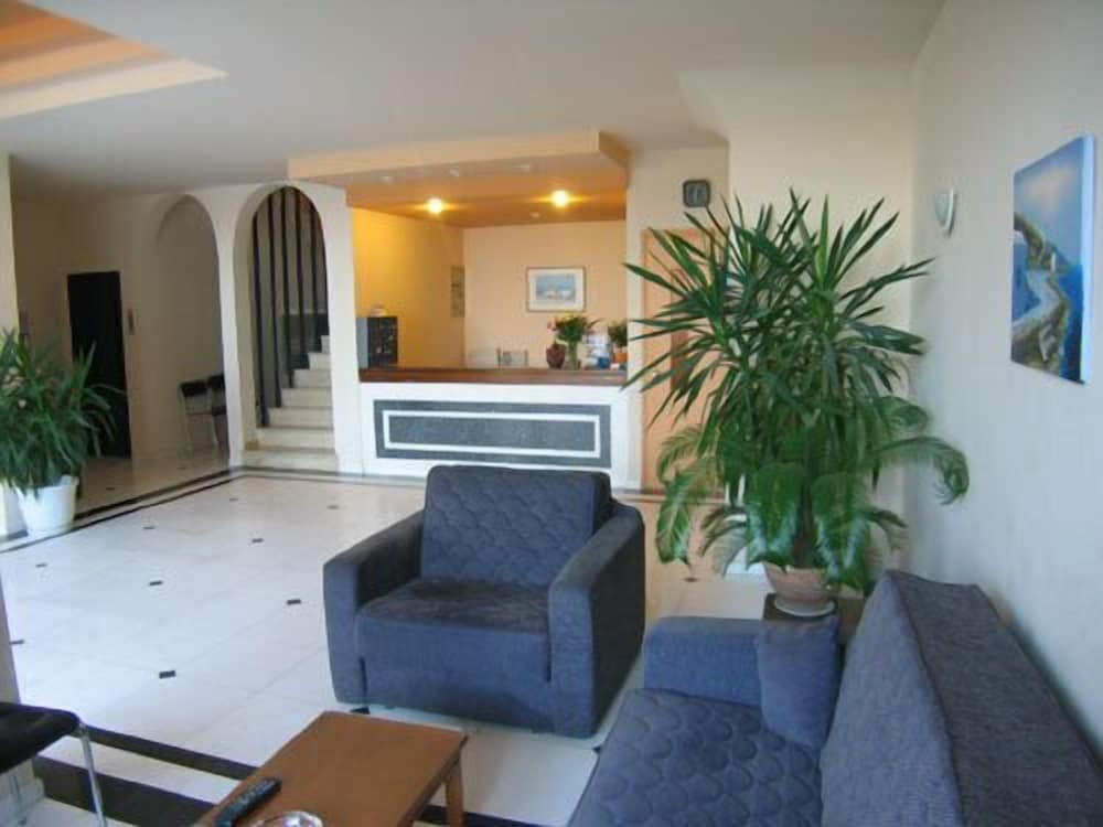 Creta Hotel