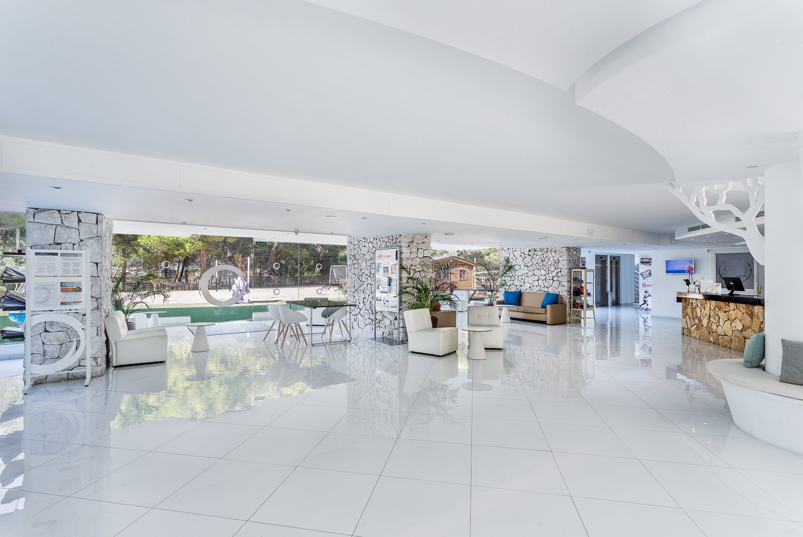 Fergus Style Cala Blanca Suites