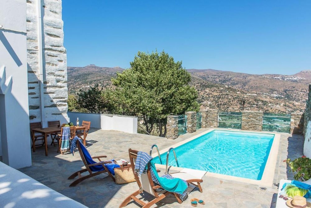 Hotel Astra, Pyrgos Sareli 1690 – A Heritage Mansion