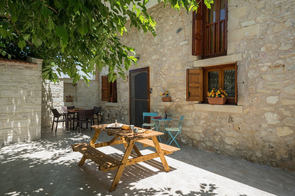 Hotel Pagonas Traditional House