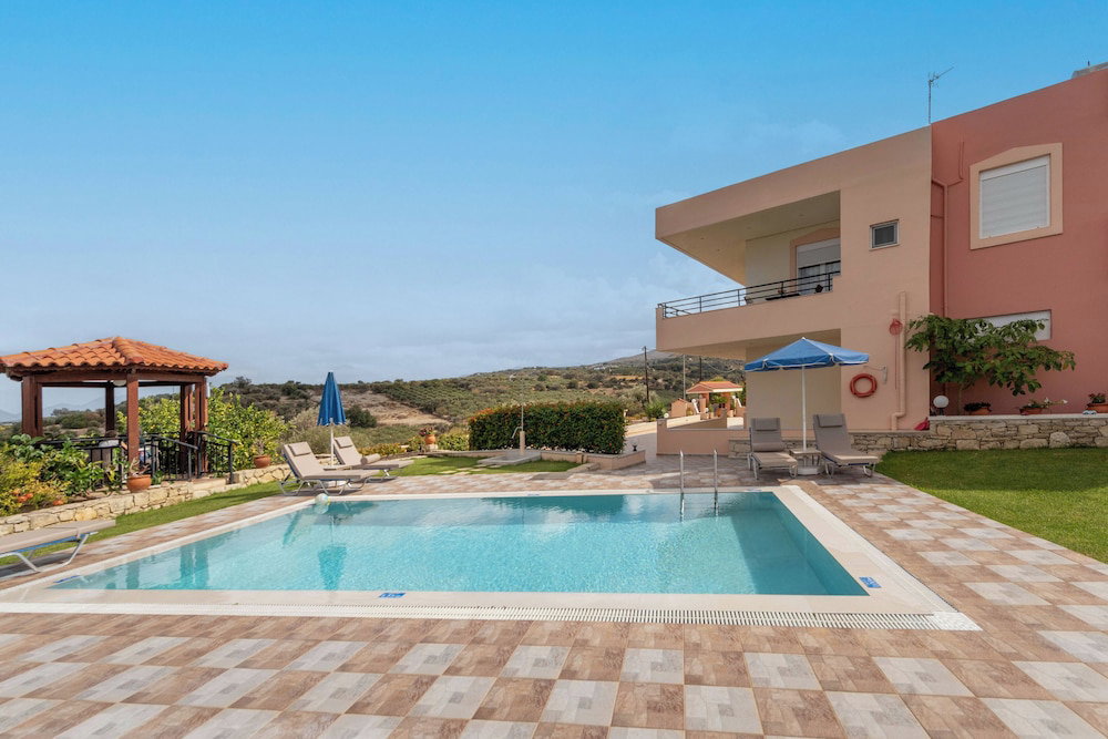 Villa Marie With Private Pool