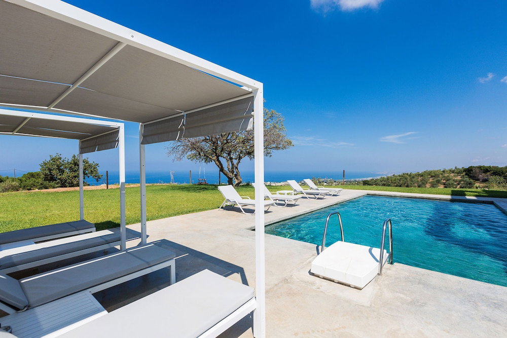 Villa O2 With Private Heated Pool