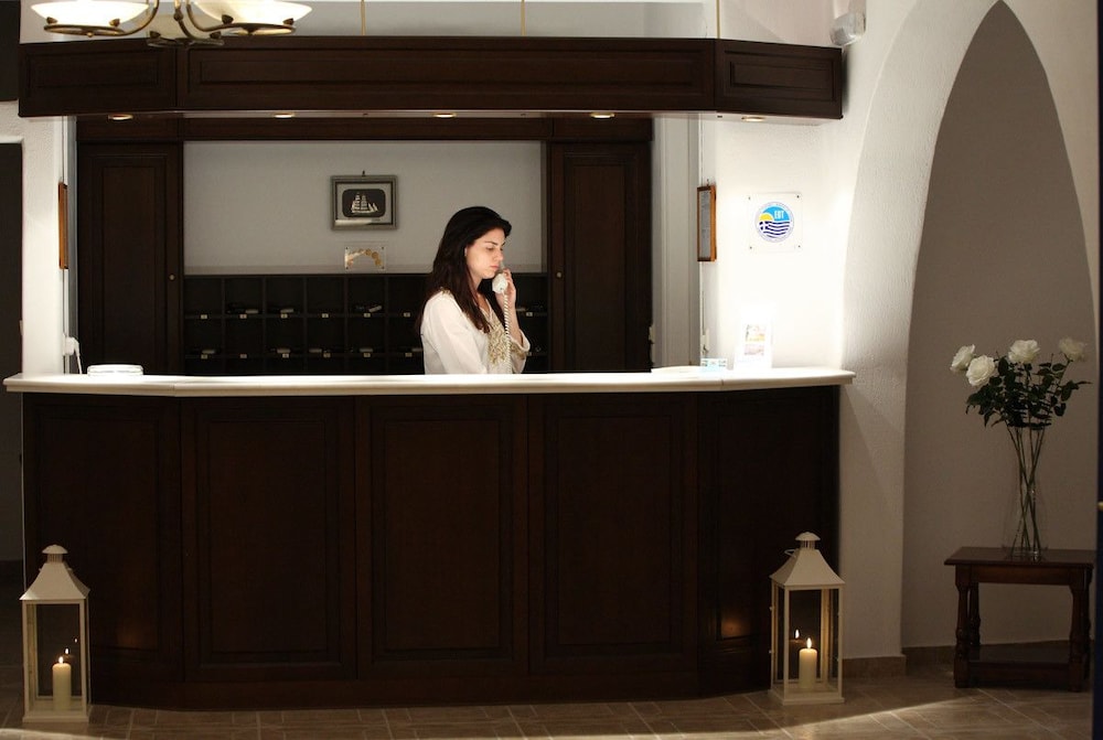 Paros Inn Seafront By Ghh