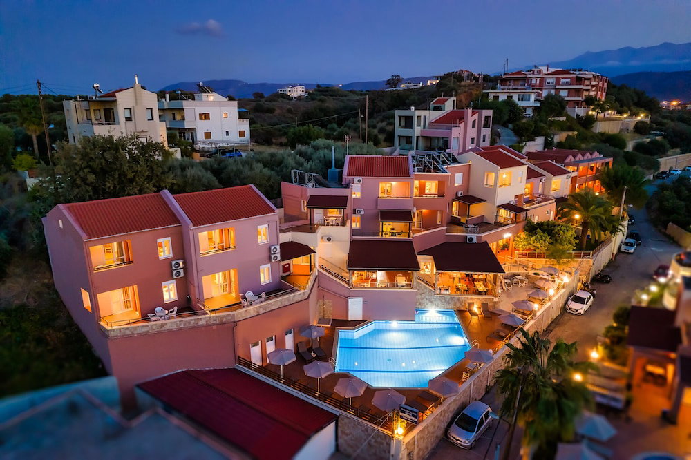 Hotel Theos Village Apartments