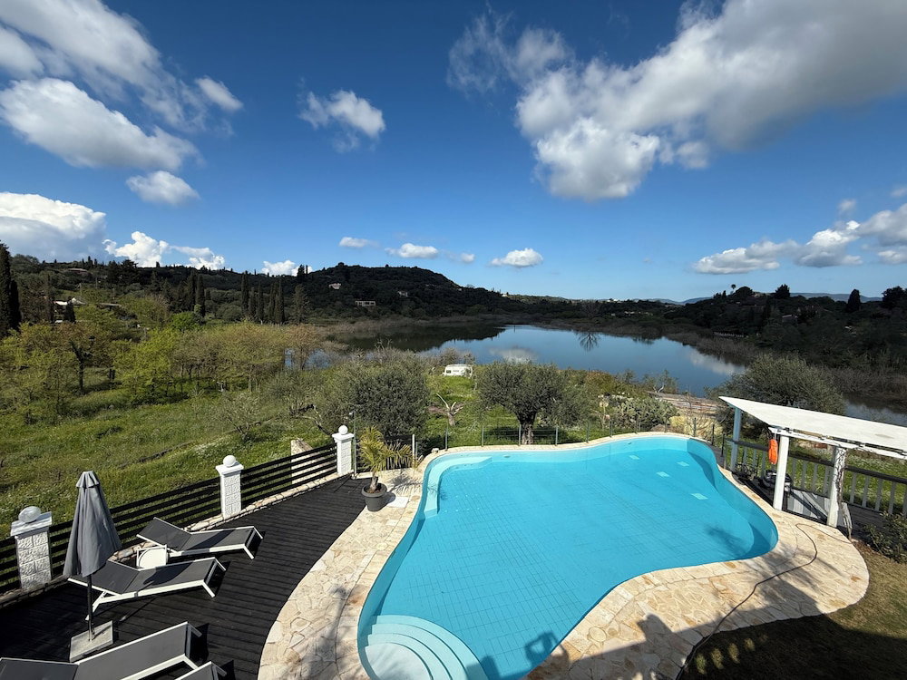 Hotel Private Villa And Pool With Lake Views And Sunset Terraces At The Grove