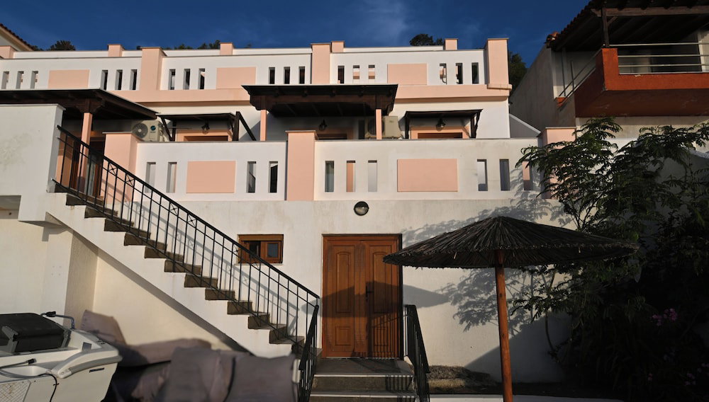 Hotel Nereides Seaside Apartments