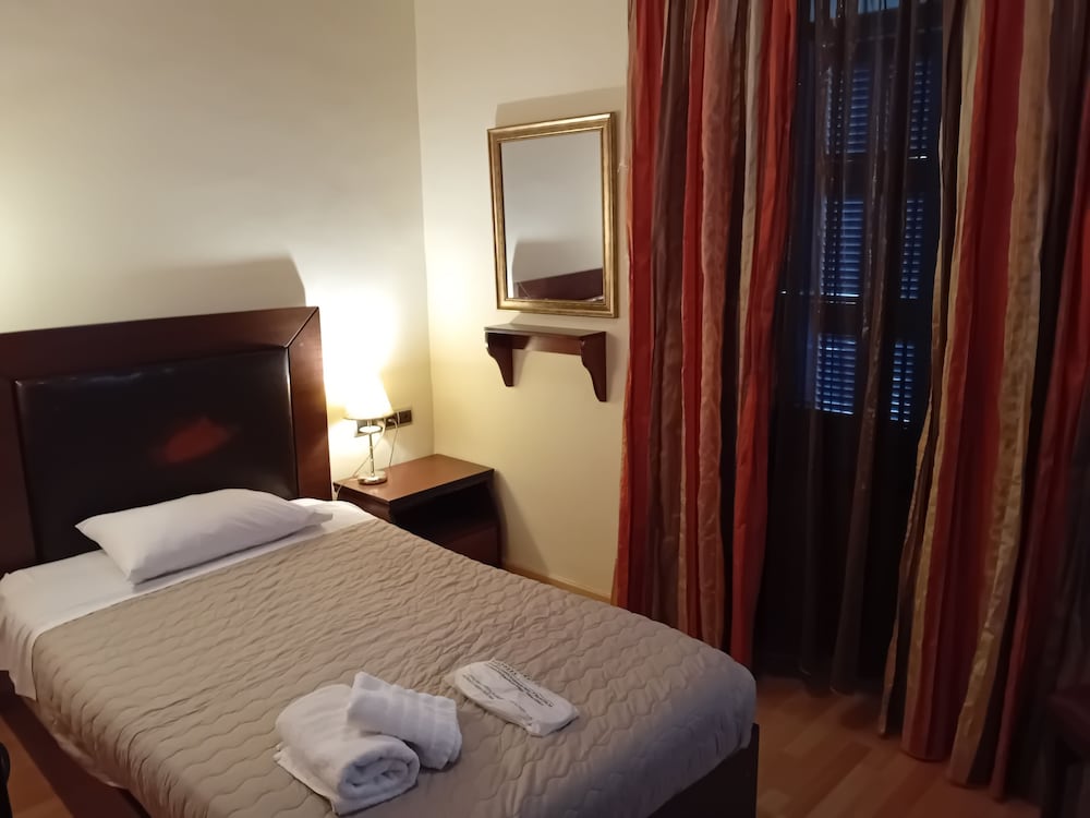 Dias Hotel